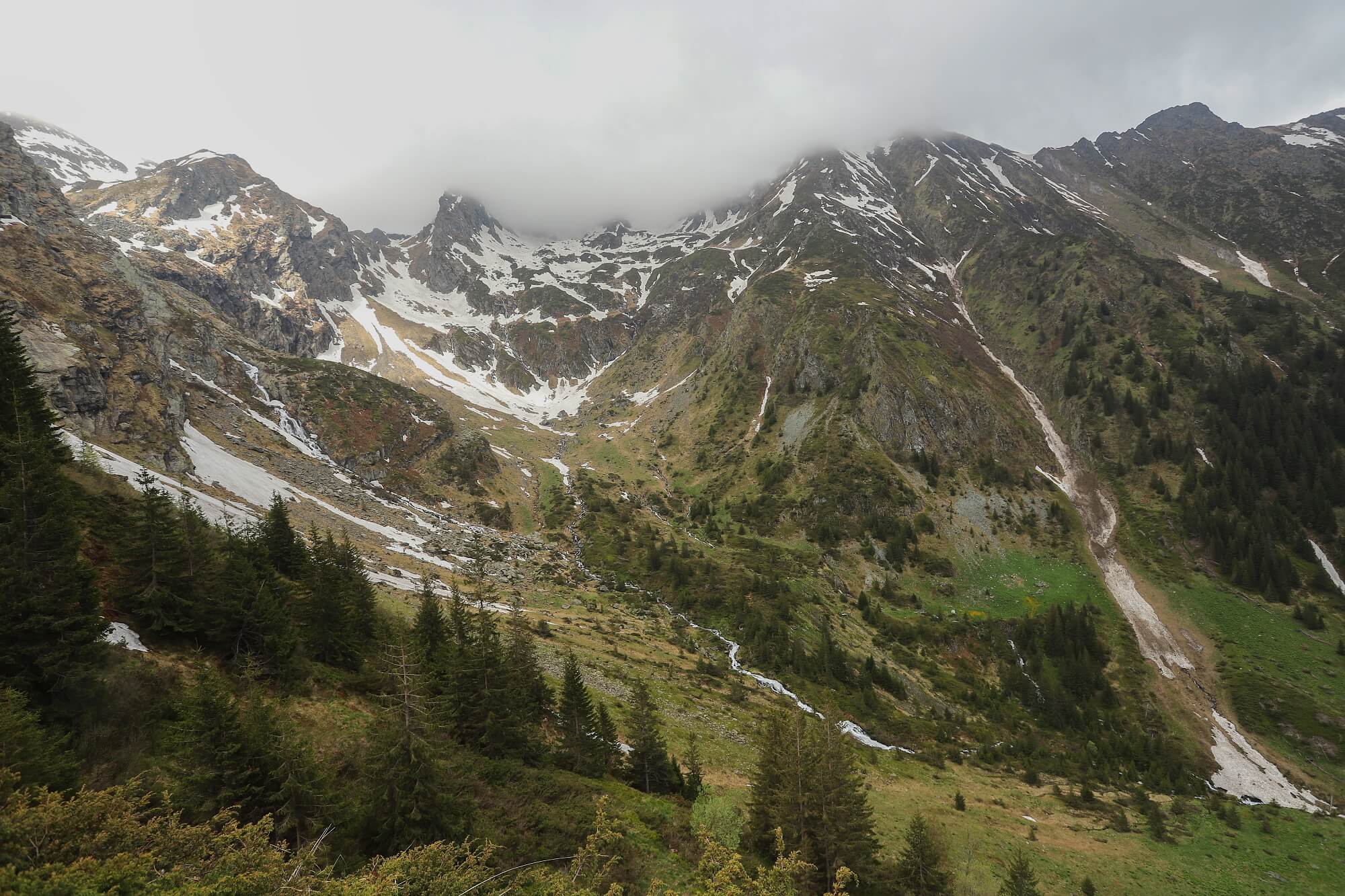 Valea Arpasului, Fagaraš, Rumunsko Canon EOS 6d mark II + Canon 17-40mm, 17mm, 1/80, f9, ISO 320, 22. máj 2022